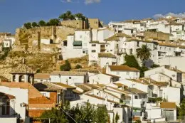 /pics/castillo_de_locubin_01-260x173