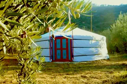 yurt_azul_outside_view_01